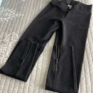 Cabi Size XS Black Leggings Ankle Zip Pull On Elastic Waist gently worn